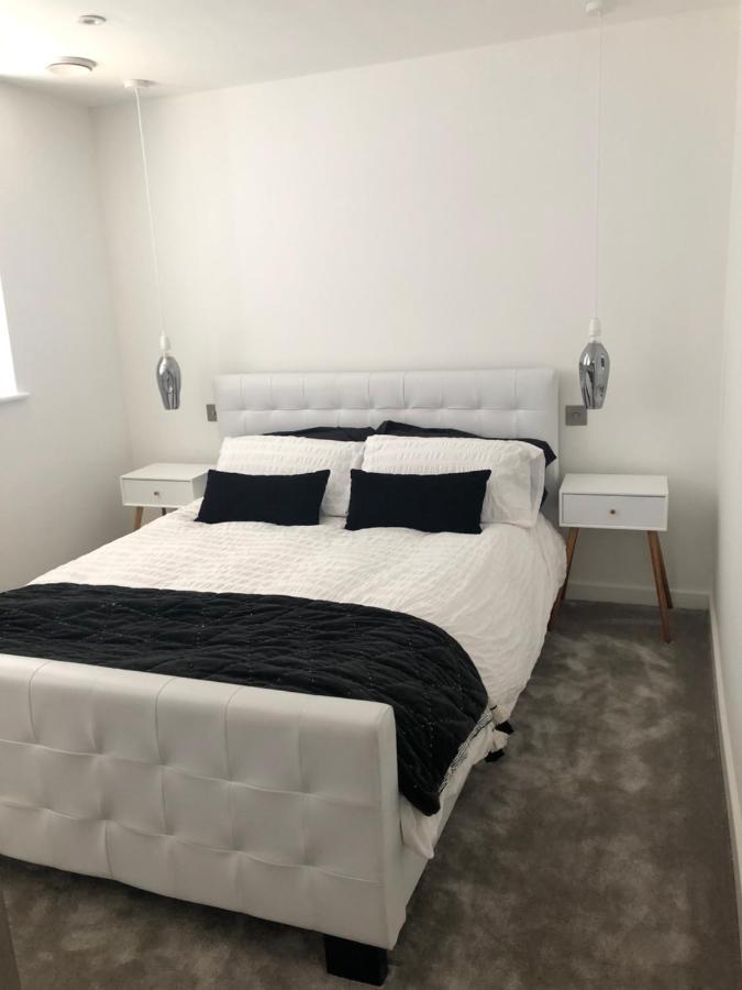 Contemporary 2 Bedroom Eco With A Twist Holiday home Marton-in-Cleveland